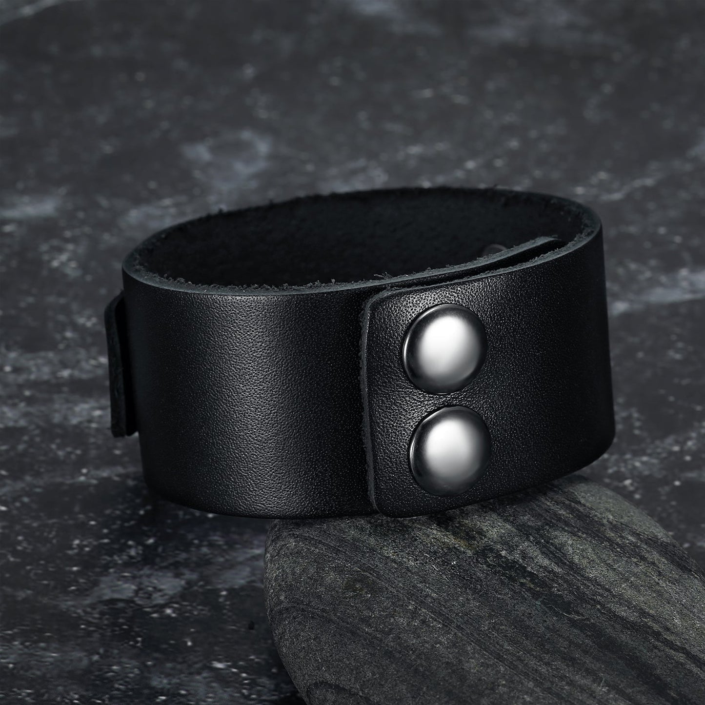 Nordic Pride Leather Nordic Grey Wolf Head Arm Cuff